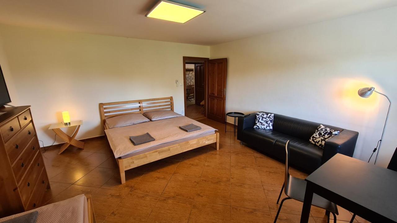 Apartmany Turold Mikulov Bagian luar foto