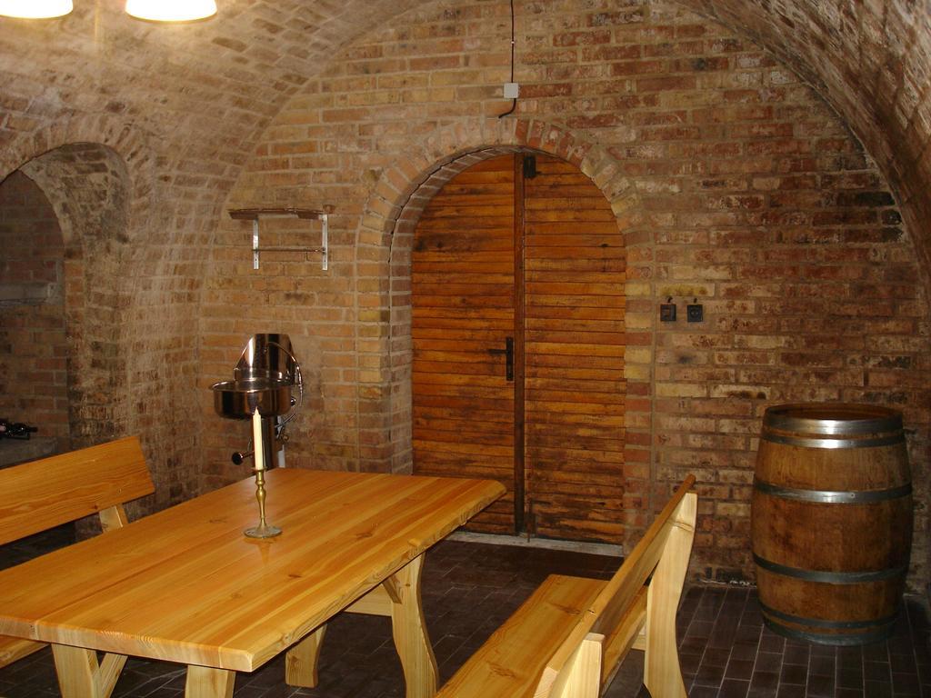 Apartmany Turold Mikulov Bagian luar foto